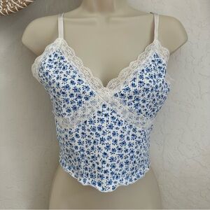 NWT H&M Divided Blue Floral Lace Trim Cropped Camisole. Size Medium